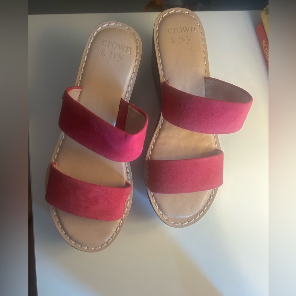 NWT SANDALS